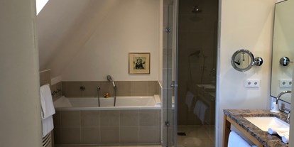 Wellnessurlaub - Rücken-Nacken-Massage - Aerzen - Schlosshotel Münchhausen