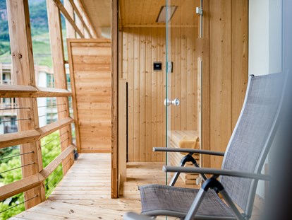 Wellnessurlaub - Außensauna - Algund - Meran - Private Sauna in der Penthouse Suite - Lake Spa Hotel SEELEITEN