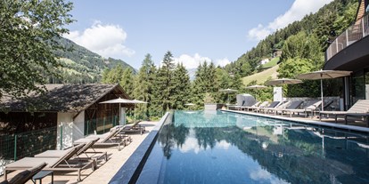 Wellnessurlaub - Pools: Außenpool beheizt - St Ulrich - Infinity Pool - Hotel Bad Fallenbach