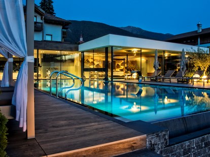 Wellnessurlaub - Außensauna - St. Leonhard (Trentino-Südtirol) - Infinity Pool - Hotel Sun