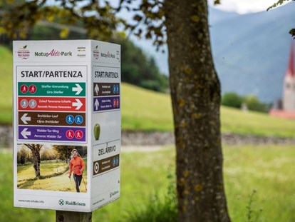 Wellnessurlaub - Pools: Außenpool beheizt - Trentino-Südtirol - Nordic Walking - Hotel Sun
