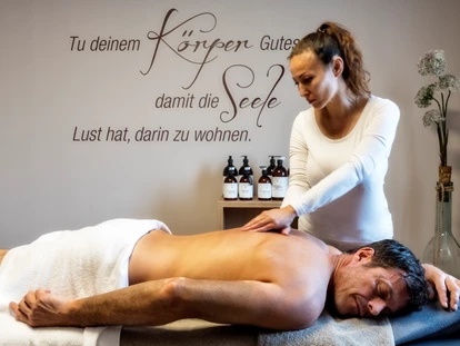Wellnessurlaub - Lymphdrainagen Massage - Mühlen in Taufers - Massage - Hotel Sun