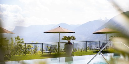 Wellnessurlaub - Lomi Lomi Nui - Mühlbach (Trentino-Südtirol) - Unser beheizter Außenpool - Hotel Patrizia