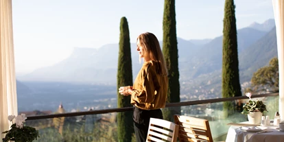Wellnessurlaub - Umgebungsschwerpunkt: am Land - Gargazon bei Meran - Morgenstimmung auf der Terrasse  - Hotel Patrizia