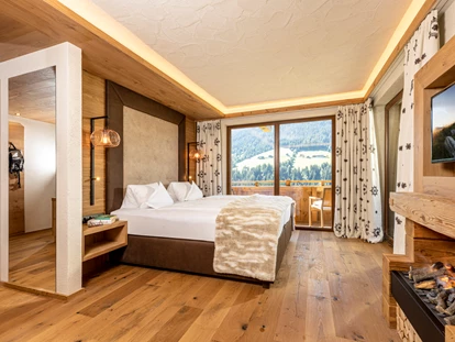 Wellnessurlaub - Außensauna - Luttach - Familienzimmer mit Panorama - Alpbacherhof****s - Mountain & Spa Resort