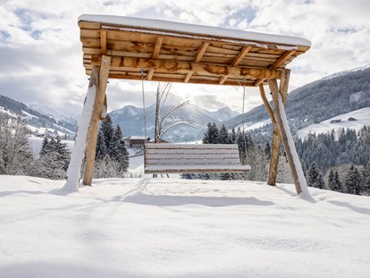 Wellnessurlaub - Umgebungsschwerpunkt: Berg - Kitzbühel - Die Panoramawiese bietet viele neue Entspannungsorte und Ruheoasen. - Alpbacherhof****s - Mountain & Spa Resort