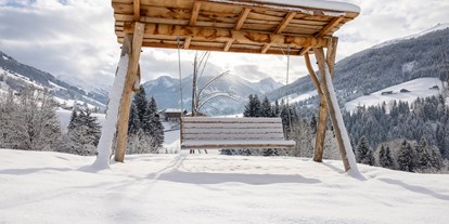 Wellnessurlaub - Finnische Sauna - Die Panoramawiese bietet viele neue Entspannungsorte und Ruheoasen. - Alpbacherhof****s - Mountain & Spa Resort