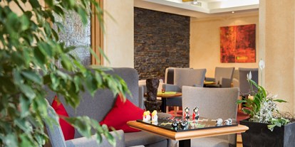 Wellnessurlaub - Hotelbar - Galtür - 4* Hotel Erlebach für Ihre Auszeit mit Ruhe und Bewegung