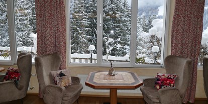 Wellnessurlaub - Kräutermassage - Kleinwalsertal - 4* Hotel Erlebach für Ihre Auszeit mit Ruhe und Bewegung
