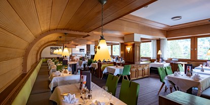 Wellnessurlaub - Kräuterbad - Fiss - 4* Hotel Erlebach - Wander- Wellness & Genusshotel in Vorarlberg