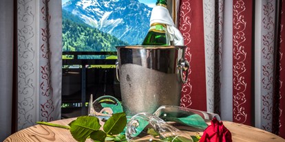 Wellnessurlaub - Bettgrößen: Doppelbett - Samnaun Dorf - 4* Hotel Erlebach - Wander- Wellness & Genusshotel in Vorarlberg