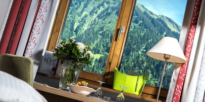Wellnessurlaub - Pools: Infinity Pool - Innerberg (Bartholomäberg) - 4* Hotel Erlebach - Wander- Wellness & Genusshotel in Vorarlberg