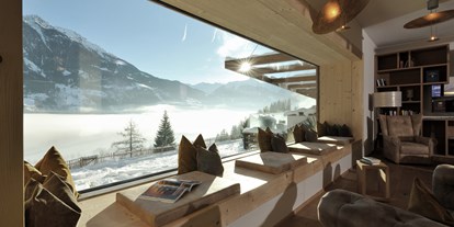Wellnessurlaub - Hotel-Schwerpunkt: Wellness & Skifahren - Waldhof - Lobby Fenster DAS.GOLDBERG - Das Goldberg