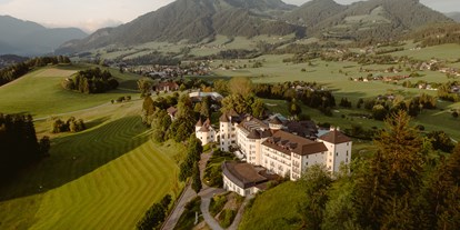 Wellnessurlaub - Restaurant - Ramsau Ramsau - IMLAUER Hotel Schloss Pichlarn, Luftaufnahme - IMLAUER Hotel Schloss Pichlarn