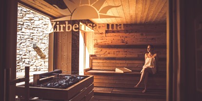 Wellnessurlaub - Pools: Infinity Pool - PLZ 5441 (Österreich) - Sauna für die Sinne
Entspannung in unserem Spa & Wellnessbereich. Vom Dampfbad über Salzsauna bis hin zur Zirbensauna. Freuen Sie sich auf "Wellness unter dem Sternenhimmel" mit viel Ruhe, Wärme und Wohlfühlmomenten bei herrlich wohltuenden Massagen und Beauty-Behandlungen.
 - Hotel Annelies