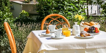 Wellnessurlaub - Preisniveau: moderat - Lana (Trentino-Südtirol) - Frühstück im Freien - Sonnenhotel Adler Nature Spa Adults only