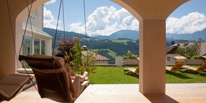 Wellnessurlaub - Verpflegung: 3/4 Pension - Lana (Trentino-Südtirol) - Schwebeliegen mit Ausblick - Sonnenhotel Adler Nature Spa Adults only