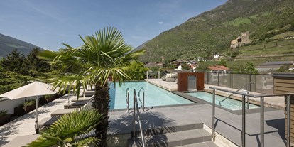 Wellnessurlaub - Whirlpool am Zimmer - Lana (Trentino-Südtirol) - Solepool 34 °C im Sky-Spa - Feldhof DolceVita Resort