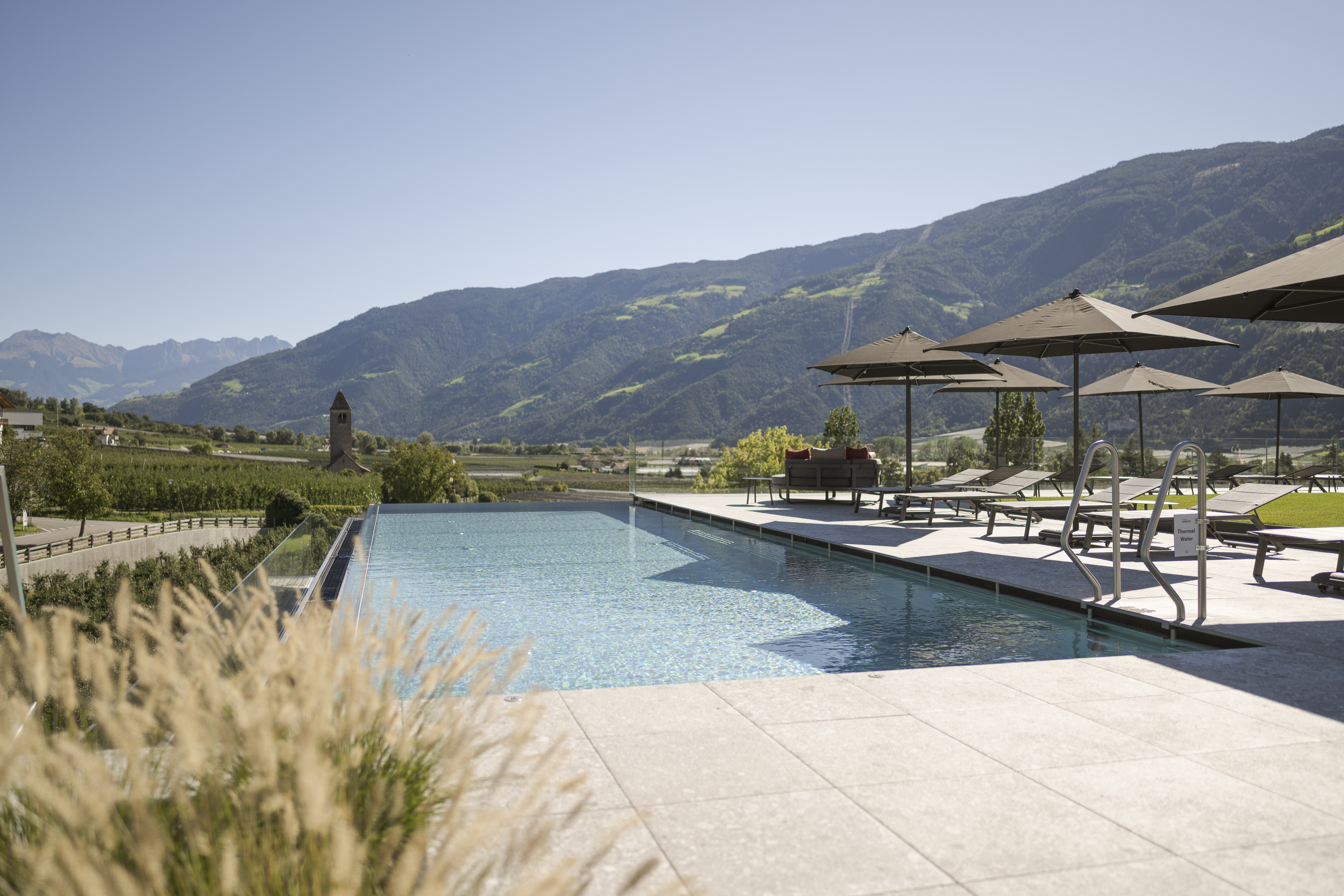 Wellnesshotel - Sky-Infinity-Pool 32 °C mit Thermalwasser - Feldhof DolceVita Resort