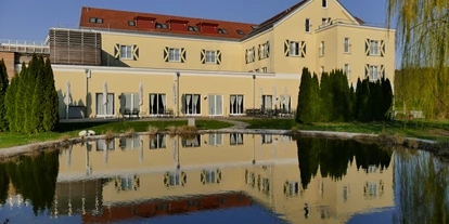 Wellnessurlaub - Pools: Infinity Pool - Steinhöf - Grandhotel Niederösterreichischer Hof