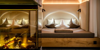 Wellnessurlaub - Bettgrößen: Doppelbett - Arlberg - gemütlicher Ruheraum im Hotel Auenhof in Lech - Hotel Auenhof