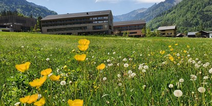 Wellnessurlaub - Pools: Außenpool beheizt - Bodensee - Bregenzer Wald - Hotel die Wälderin_Außenansicht  - Hotel die Wälderin****s