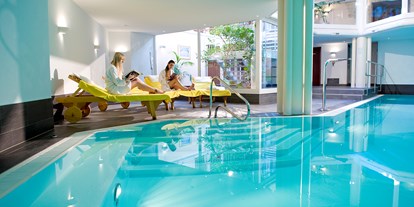 Wellnessurlaub - Wellness mit Kindern - Interlaken Spiez - Indoor-Swimmingpool - Golfhotel Les Hauts de Gstaad & SPA