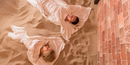 Wellnessurlaub - Bettgrößen: Doppelbett - Franken - Strandraum - MeerSpa Wellness. Wo Wellness tiefer wirkt. Kanadisches Blockhaus