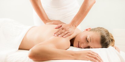 Wellnessurlaub - Rücken-Nacken-Massage - St. Moritz - Vielfältiges Massage-Angebot - Parkhotel Margna