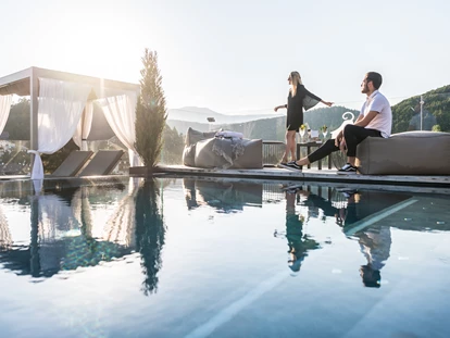 Wellnessurlaub - Meridian Bürstenmassage - Luttach - Sky POOL  - ABINEA Dolomiti Romantic SPA Hotel