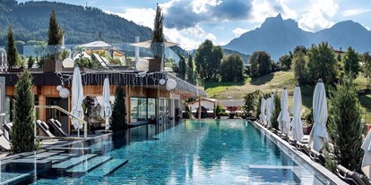Wellnessurlaub - Lymphdrainagen Massage - Südtirol  - Panorama Sky POOL - ABINEA Dolomiti Romantic SPA Hotel