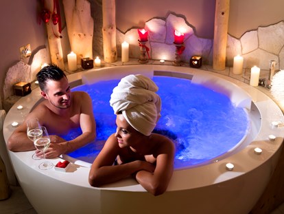 Wellnessurlaub - Pools: Infinity Pool - Mühlbach (Trentino-Südtirol) - Privat SPA - ABINEA Dolomiti Romantic SPA Hotel