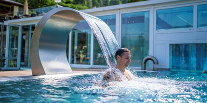 Wellnessurlaub - Pools: Außenpool beheizt - Presseggersee - Wasserspaß - Familien - Sportresort Brennseehof 