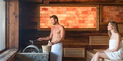Wellnessurlaub - Rücken-Nacken-Massage - Pridahof - Panorama-Sauna in der Larimar Saunawelt - Hotel Larimar