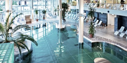 Wellnessurlaub - Pools: Außenpool beheizt - Oberneuberg (Pöllauberg) - Indoor Thermenlandschaft im Reduce Hotel Vital ****S  - REDUCE Hotel Vital ****S