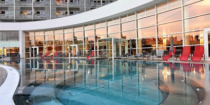 Wellnessurlaub - Pools: Innenpool - Oberneuberg (Pöllauberg) - Eintauchen und genießen  - REDUCE Hotel Vital ****S