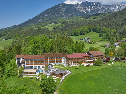 Wellnessurlaub - Restaurant - Grießen (Leogang) - Hotel Alpenhof Sommeransicht - Alm- & Wellnesshotel Alpenhof