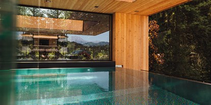Wellnessurlaub - Pools: Infinity Pool - Reit im Winkl - Alpenhotel Kitzbühel am Schwarzsee