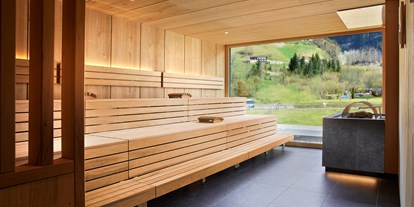 Wellnessurlaub - Hotel-Schwerpunkt: Wellness & Natur - PLZ 6294 (Österreich) - Sauna mit Blick ins Grüne - Natur Resort Rissbacher