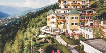 Wellnessurlaub - Außensauna - Strobl - Hotelansicht Sommer  - Hotel AlpenSchlössl
