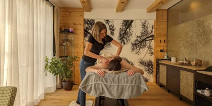 Wellnessurlaub - Lymphdrainagen Massage - Mühlen in Taufers - Liondes Chalets