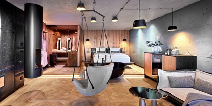 Wellnessurlaub - Finnische Sauna - Design-Suite mit eigener 3in1-Kombisauna, Whirlpool und Weinklimaschrank - 5-Sterne Wellness- & Sporthotel Jagdhof