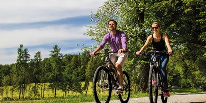 Wellnessurlaub - Biosauna - Frauenau - Geführte E-Bike-Touren - 5-Sterne Wellness- & Sporthotel Jagdhof