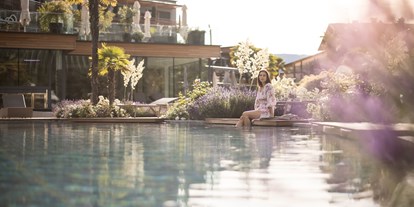 Wellnessurlaub - Pools: Infinity Pool - Mühlbach (Trentino-Südtirol) - ALPIANA – green luxury Dolce Vita Hotel