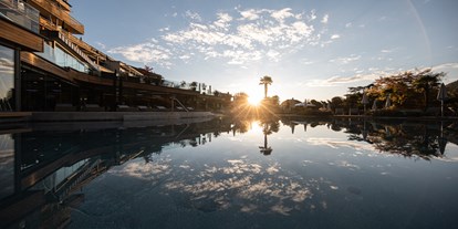 Wellnessurlaub - Pools: Infinity Pool - St Ulrich - ALPIANA – green luxury Dolce Vita Hotel