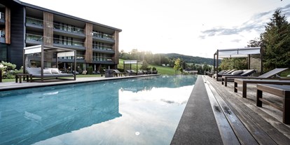 Wellnessurlaub - Pools: Infinity Pool - St Ulrich - Alpine Spa Resort Viktoria