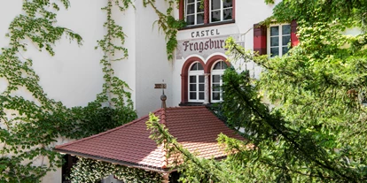 Wellnessurlaub - Kräutermassage - Völs am Schlern - Relais & Châteaux Castel Fragsburg