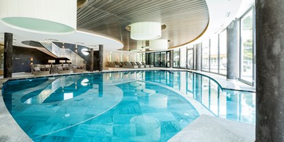 Wellnessurlaub - Whirlpool - Hafling bei Meran - Infinity-Indoorpool - Familien- & Wellnesshotel Prokulus