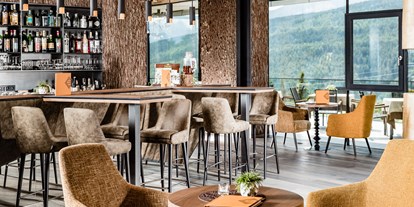 Wellnessurlaub - Bettgrößen: Twin Bett - Marling - Hotel Sonnenberg Panoramabar - Alpine Spa Resort Sonnenberg