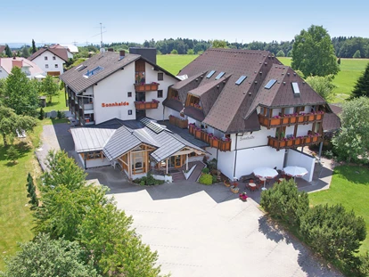 Wellnessurlaub - Textilsauna - Vöhrenbach - Luftbild Hotel Sonnhalde - Wellnesshotel Sonnenhof & Sonnhalde